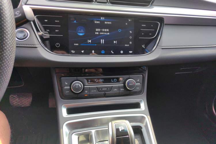 Used Geely Auto Emgrand New Energy 2018 EV450 Prestige Model Audio And AC Panel