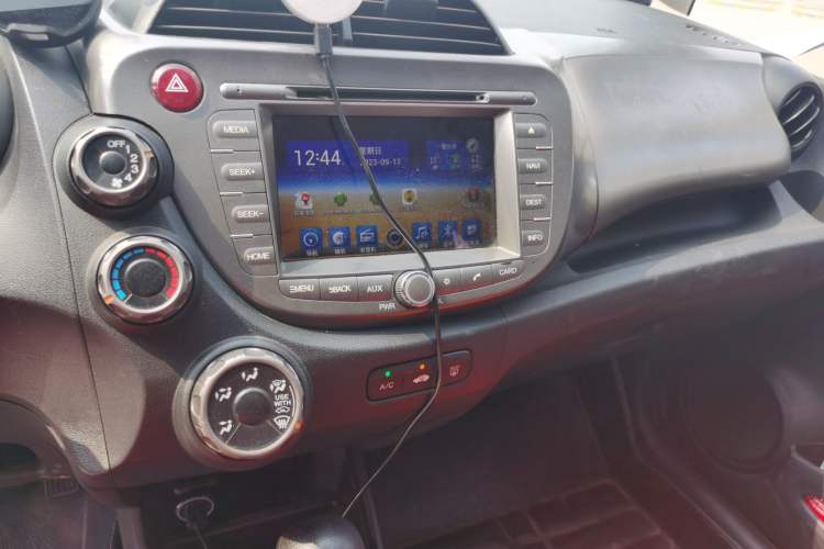 Used Honda Fit 2011 1.3L automatic comfort version
