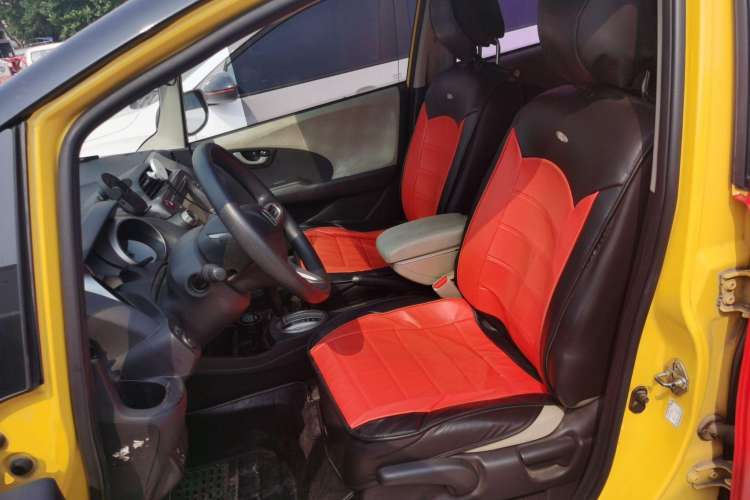 Used Honda Fit 2011 1.3L automatic comfort version
