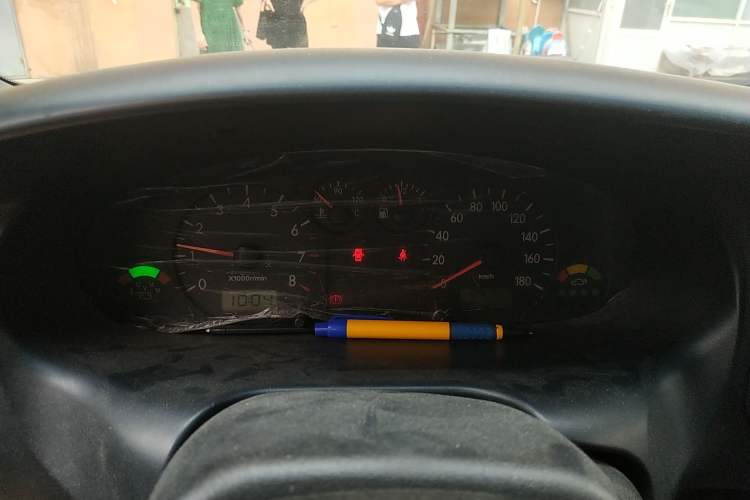 Used JAC Refine 2011 2.0L Shuttle Gasoline Comfort Edition HFC4GA3