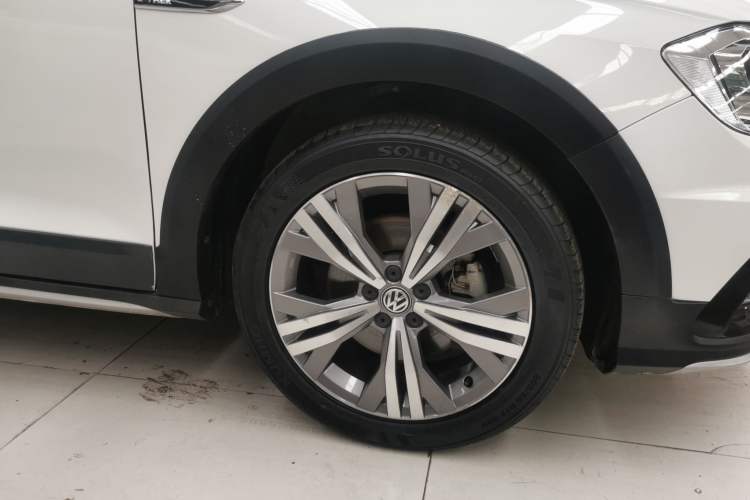 Used Volkswagen C-TREK 2017 230TSI DSG Luxury Model
