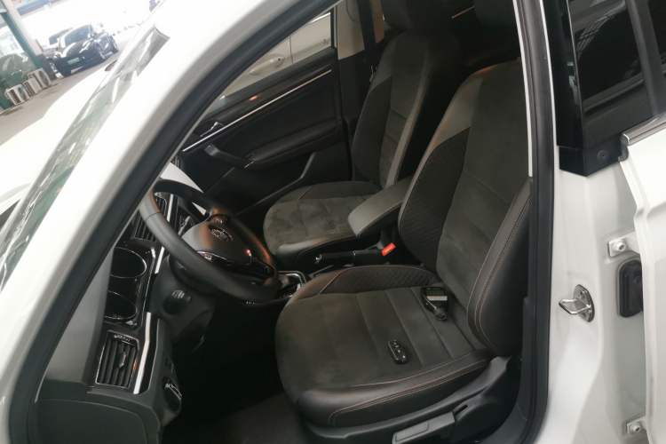 Used Volkswagen C-TREK 2017 230TSI DSG Luxury Model
