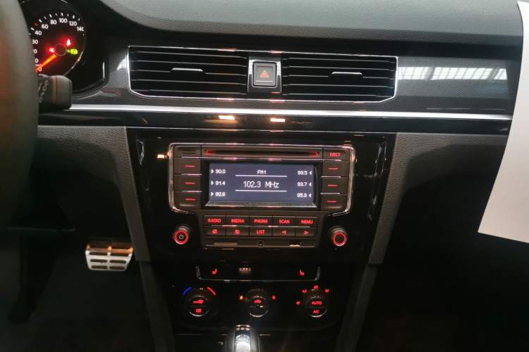 Used Volkswagen C-TREK 2017 230TSI DSG Luxury Model
