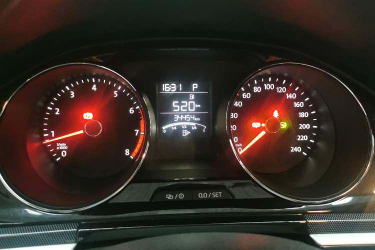 Used Volkswagen C-TREK 2017 230TSI DSG Luxury Model
