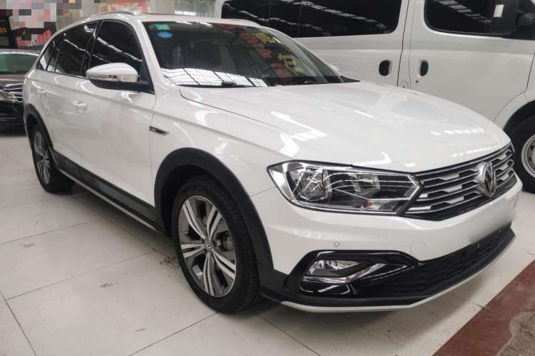 Used Volkswagen C-TREK 2017 230TSI DSG Luxury Model
