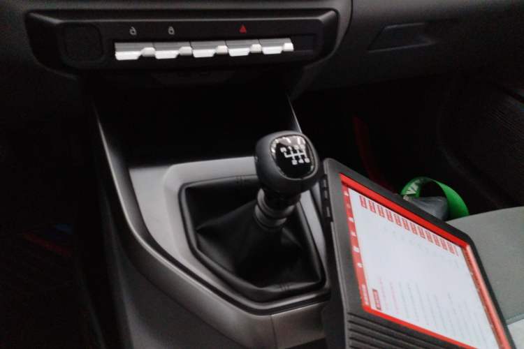 Used Baojun RC-5 2020 RC-5W 1.5L Manual Zhizhao Elite Edition