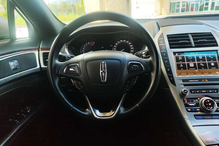 Used Lincoln MKZ 2018 2.0T Luxury Edition
