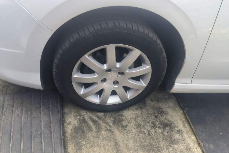 Used Peugeot 308 2014 Enjoy Edition Classic 1.6L Manual Fashion Model
