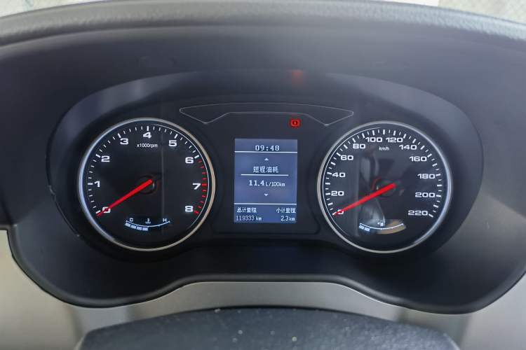 Used JAC M4 2019 Business & Travel Series 2.0L Manual Comfort Model China VI Odometer Close Up