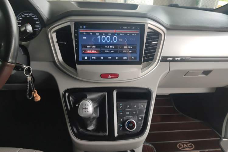 Used JAC M4 2019 Business & Travel Series 2.0L Manual Comfort Model China VI Audio And AC Panel