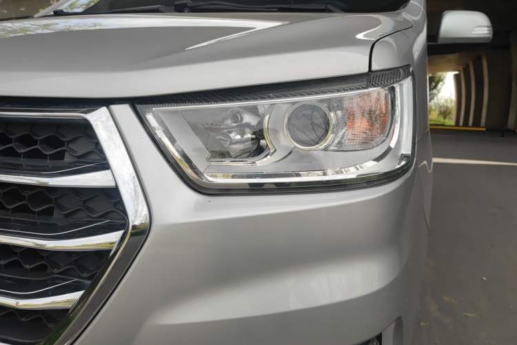 Used JAC M4 2019 Business & Travel Series 2.0L Manual Comfort Model China VI Left Front Headlight