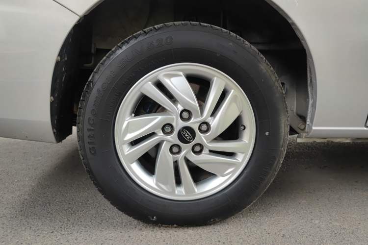 Used JAC M4 2019 Business & Travel Series 2.0L Manual Comfort Model China VI Right Rear Wheel Hub