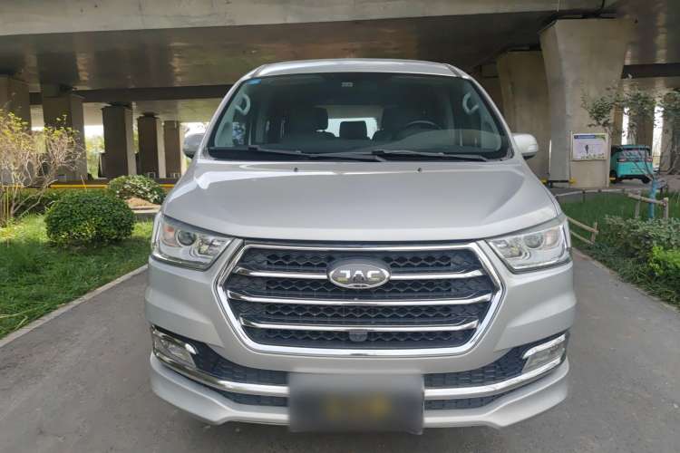 Used JAC M4 2019 Business & Travel Series 2.0L Manual Comfort Model China VI Front