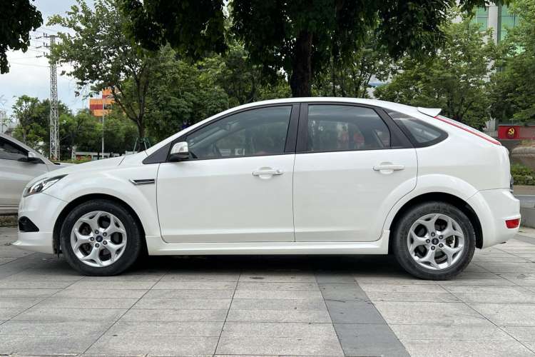 Used Ford Focus 2014 Hatchback Classic 1.8L Automatic Cool White Collector's Edition