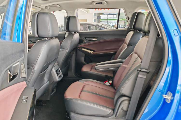 Used SOL X8 PLUS 2023 1.5 TGDI DCT ZhiShang Edition 6 Seats