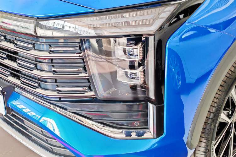 Used SOL X8 PLUS 2023 1.5 TGDI DCT ZhiShang Edition 6 Seats