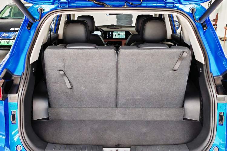 Used SOL X8 PLUS 2023 1.5 TGDI DCT ZhiShang Edition 6 Seats