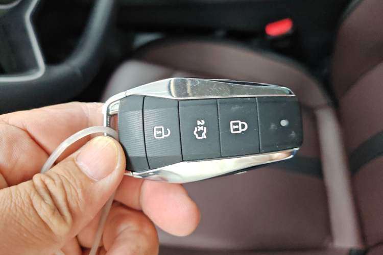 Used SOL X8 PLUS 2023 1.5 TGDI DCT ZhiShang Edition 6 Seats