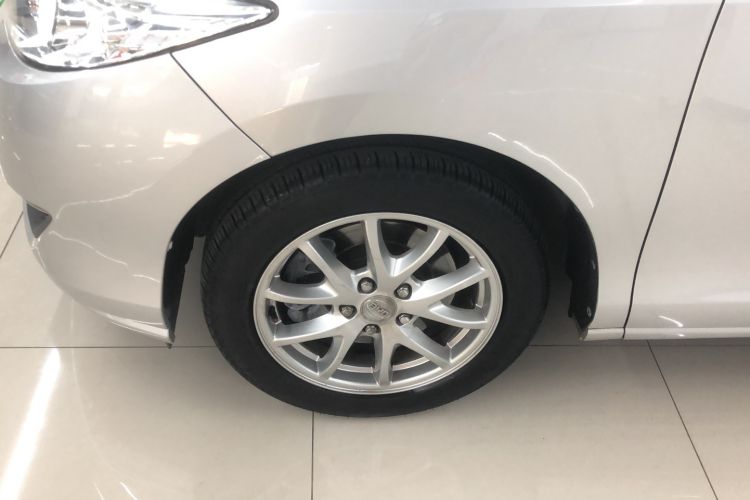 Used BYD M6 2013 2.4L Manual Luxury Model