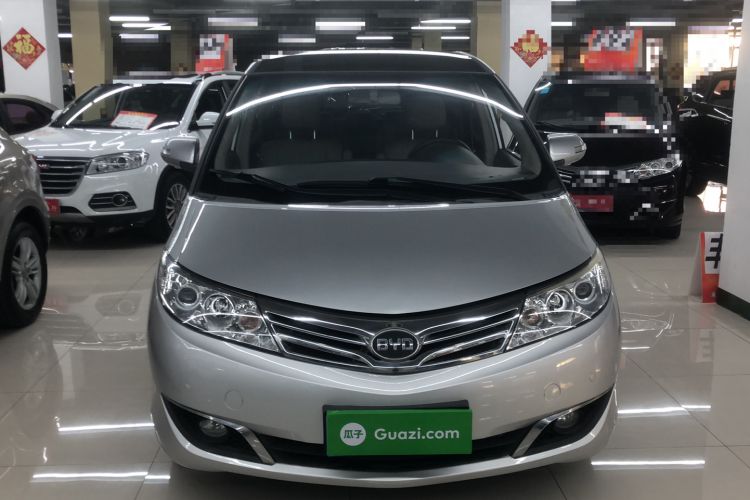 Used BYD M6 2013 2.4L Manual Luxury Model
