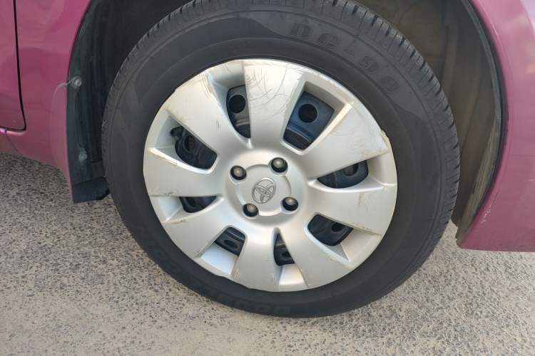 Used Toyota Yaris 2011 1.6E Automatic Charm Edition Right Front Wheel Hub