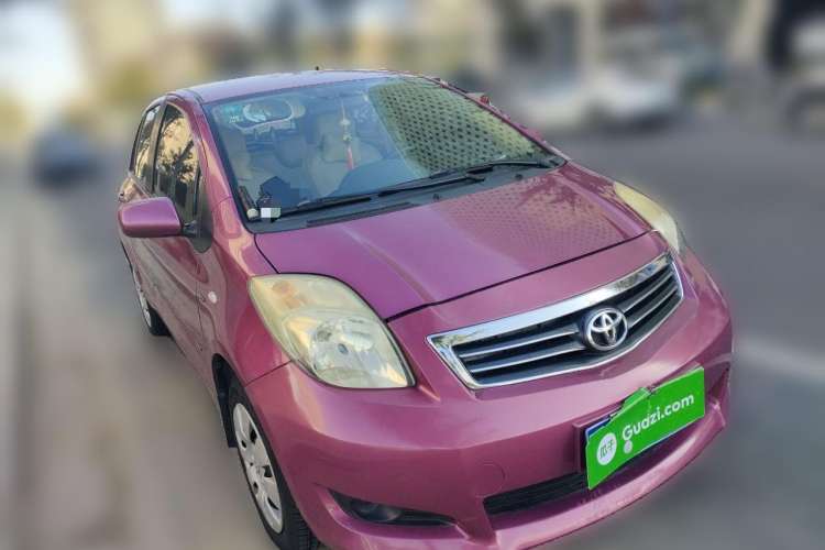 Used Toyota Yaris 2011 1.6E Automatic Charm Edition Front Right 45 Deg