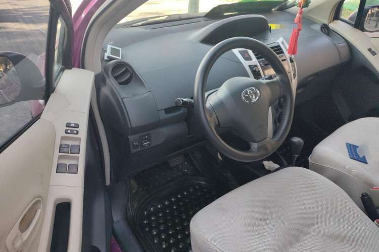 Used Toyota Yaris 2011 1.6E Automatic Charm Edition Driver Seat