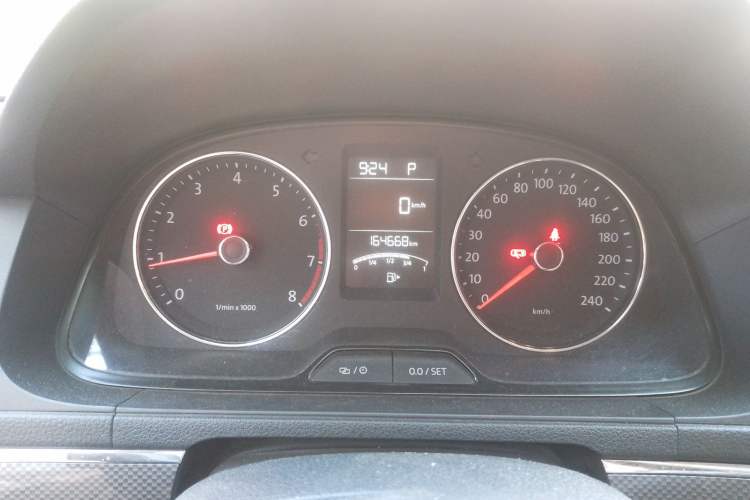 Used Volkswagen Cross Lavida 2014 1.4TSI DSG Instrument Cluster
