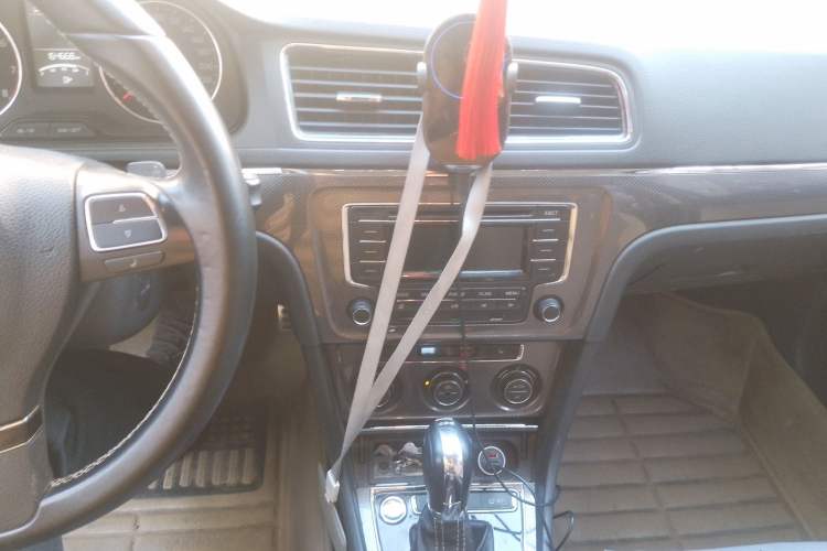 Used Volkswagen Cross Lavida 2014 1.4TSI DSG Audio And AC Panel