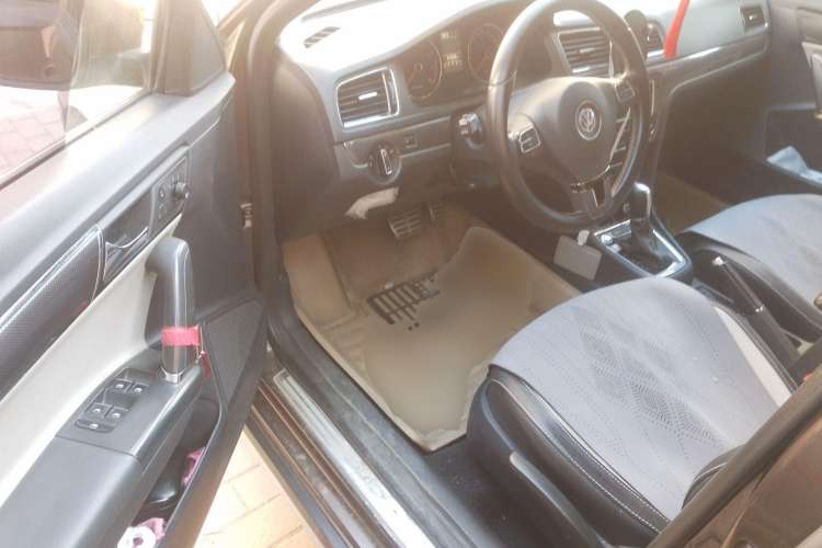 Used Volkswagen Cross Lavida 2014 1.4TSI DSG Driver Seat