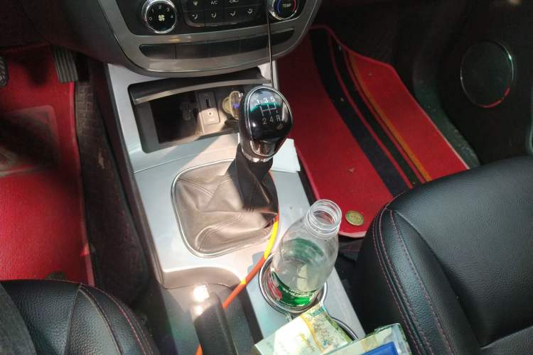 Used JAC T6 2017 2.0T Diesel China V Luxury Edition HFC4DB2-1D1
