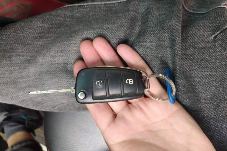 Used JAC T6 2017 2.0T Diesel China V Luxury Edition HFC4DB2-1D1
