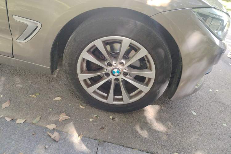 Used BMW 3 Series GT 2013 320i Leading Model
