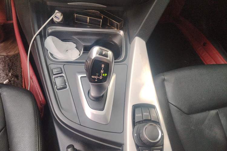 Used BMW 3 Series GT 2013 320i Leading Model
