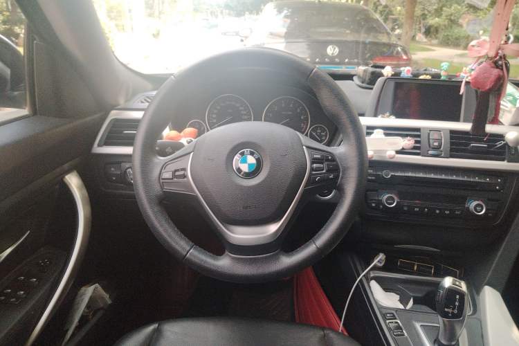 Used BMW 3 Series GT 2013 320i Leading Model
