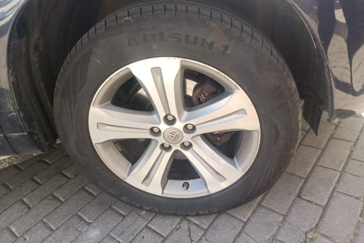 Used Toyota Highlander 2011 2.7L Two-Wheel Drive 7-Seater Luxury Edition