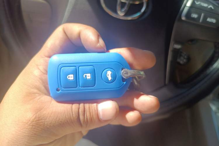 Used Toyota Highlander 2011 2.7L Two-Wheel Drive 7-Seater Luxury Edition