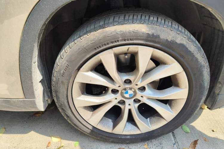 Used BMW X1 2014 sDrive18i manual model
