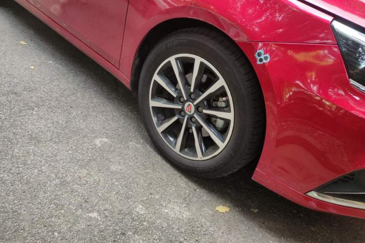 Used Roewe i6 New Energy 2017 45T Hybrid Connective Smart Luxury Edition Right Front Wheel Hub