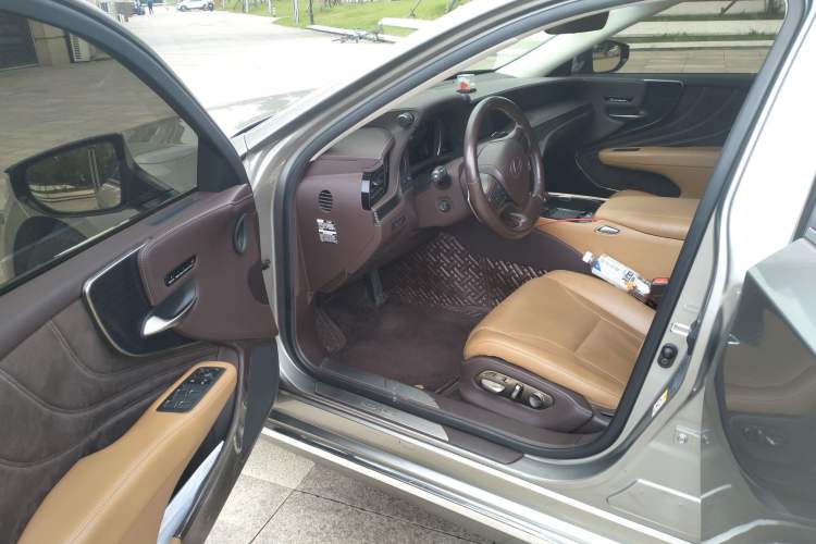 Used Lexus LS 2018 350 Excellence Edition China V Standard
