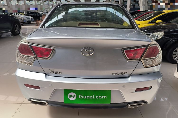 Used Soueast V3 Lingyue 2012 Revised Version 1.5L Manual Luxury Edition