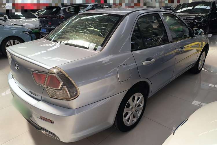 Used Soueast V3 Lingyue 2012 Revised Version 1.5L Manual Luxury Edition