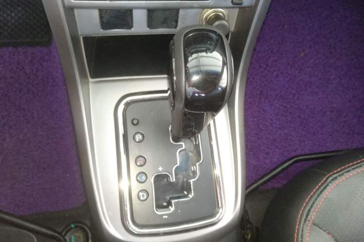 Used Geely Auto Classic Emgrand 2013 Hatchback 1.8L CVT Elite Model
