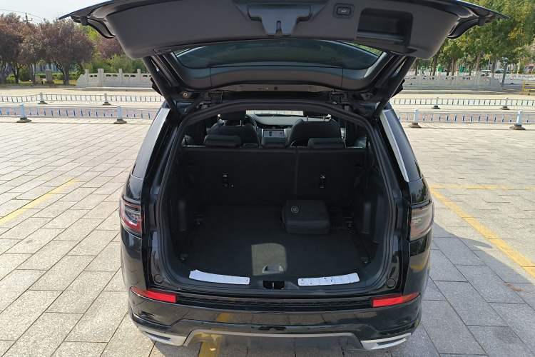 Used Land Rover Discovery Sport New Energy 2021 P300e Performance Tech Edition Trunk