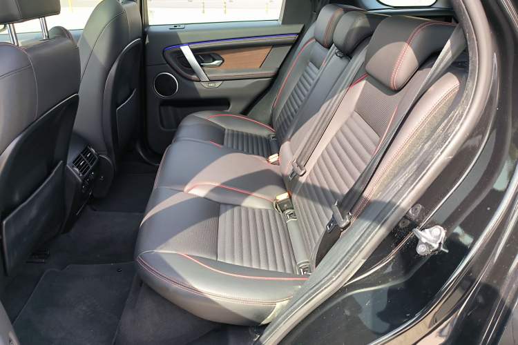 Used Land Rover Discovery Sport New Energy 2021 P300e Performance Tech Edition Left Rear Seat