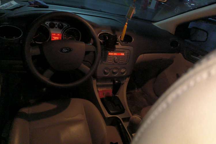 Used Ford Focus 2011 Hatchback 1.8L Automatic Fashion Edition