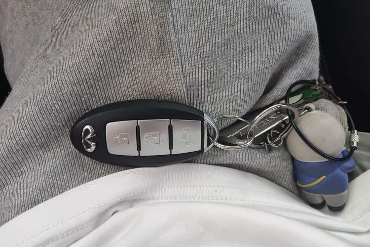 Used Infiniti Q60 2017 2.0T Luxury Edition