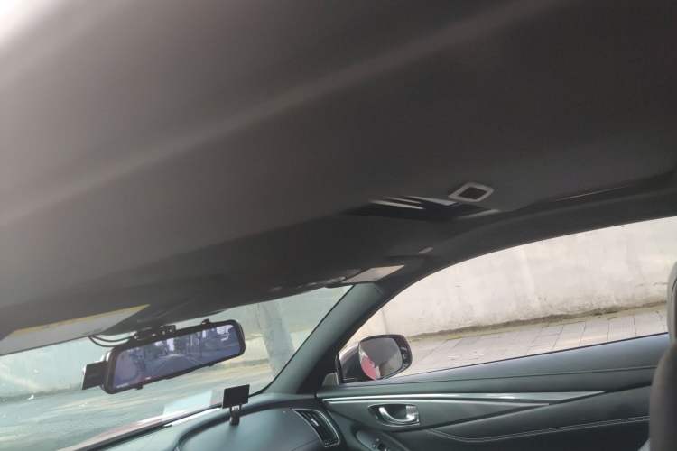 Used Infiniti Q60 2017 2.0T Luxury Edition