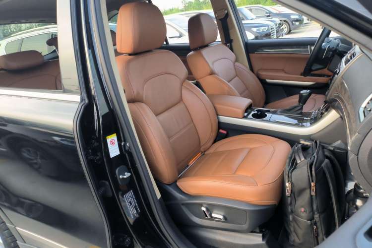 Used Haval H8 2015 2.0T Two-Wheel-Drive Luxury Version
