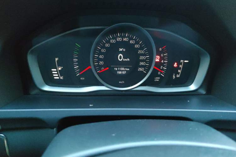 Used Volvo V60 2014 T5 Zhiyi Edition
